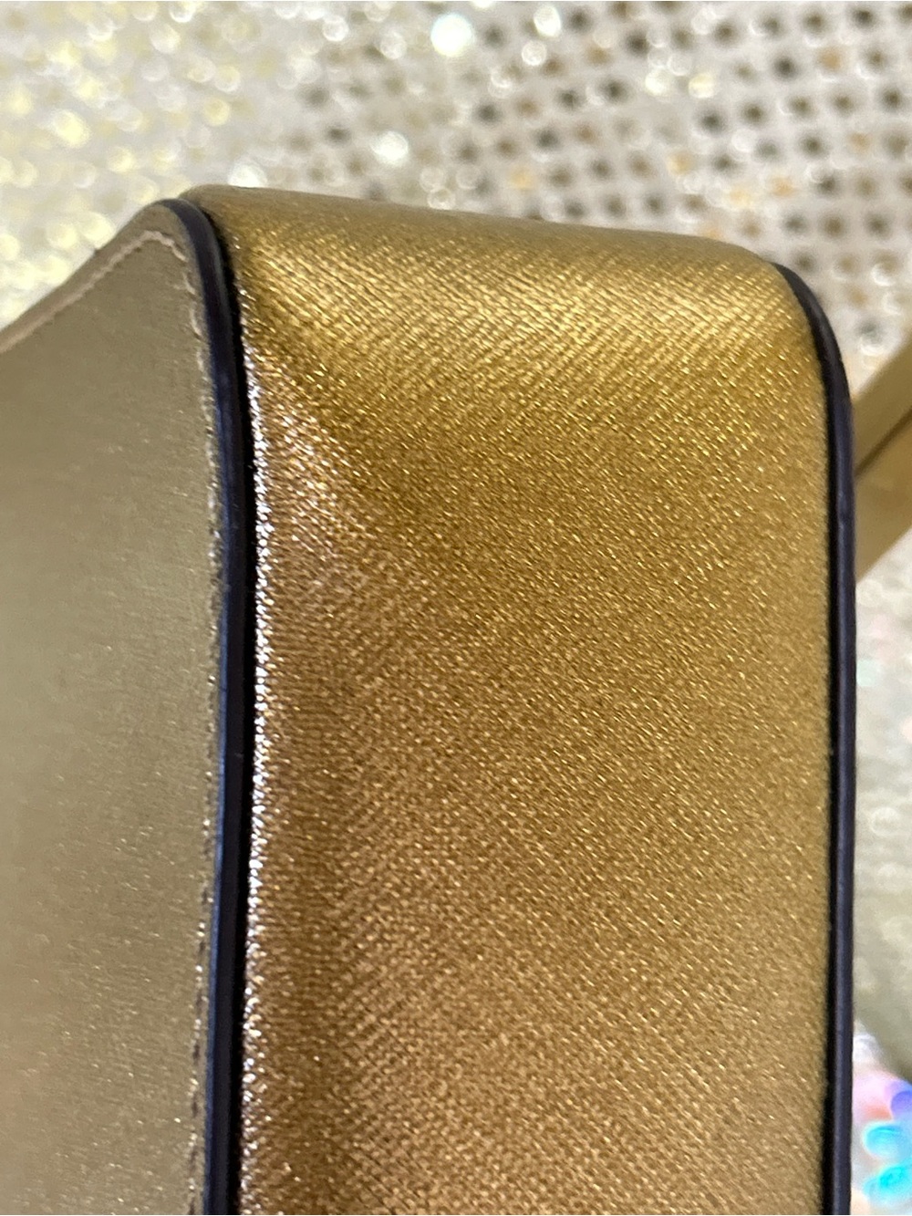 Michael Kors Gold Crossbody Bag Approx. 9.5 x 6.5 x 2 - Picture 9 of 16